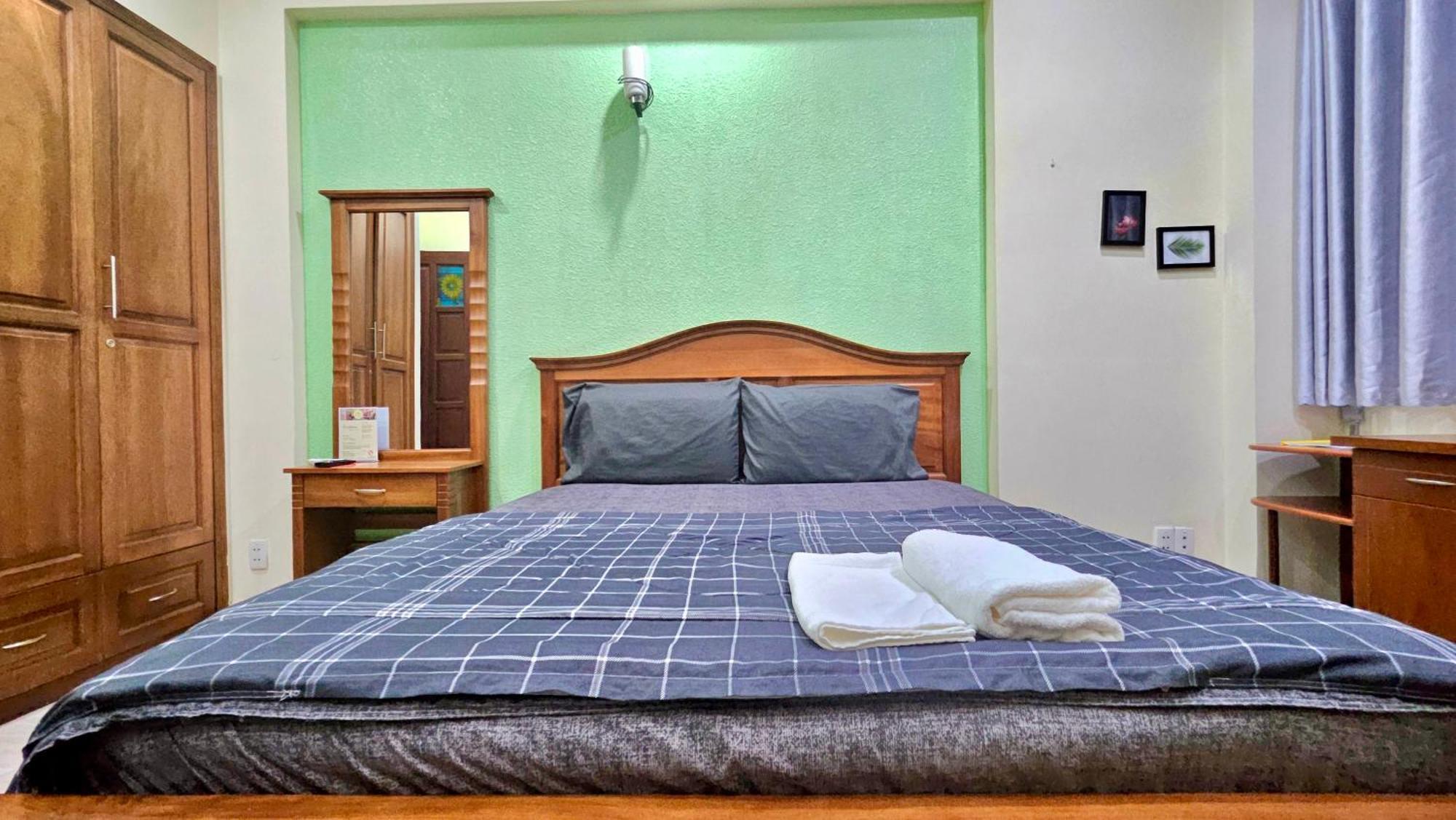 Hotel Sen Vivian Ho Chi Minh City